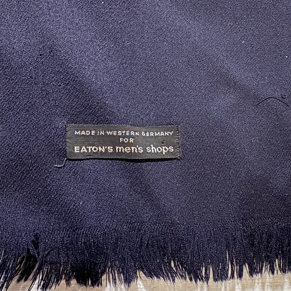 Vintage Eaton’s men store Green and navy Scarf - Picture 2 of 5